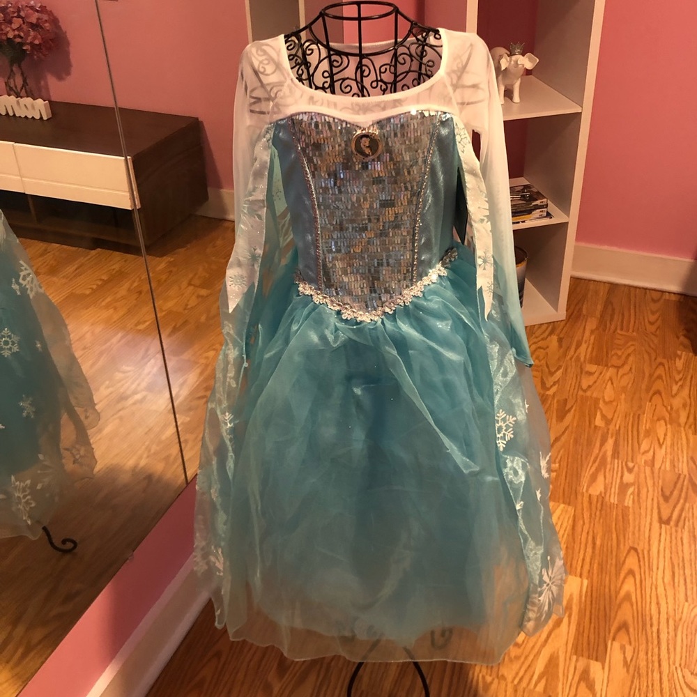 NEW Disney Frozen Elsa Dress w/Attached Cape M 7/8 Halloween Costume